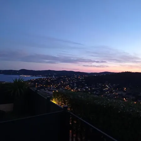 Appartement Vue panoramique exceptionnelle à Le Lavandou Extérieur photo